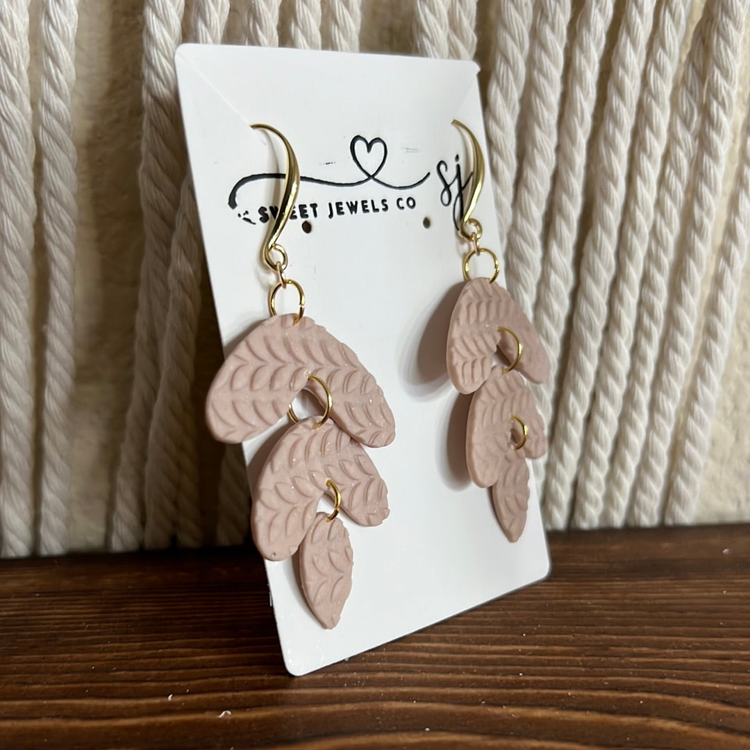 Winter Mauve 18k Gold Hook Leaf Dangle